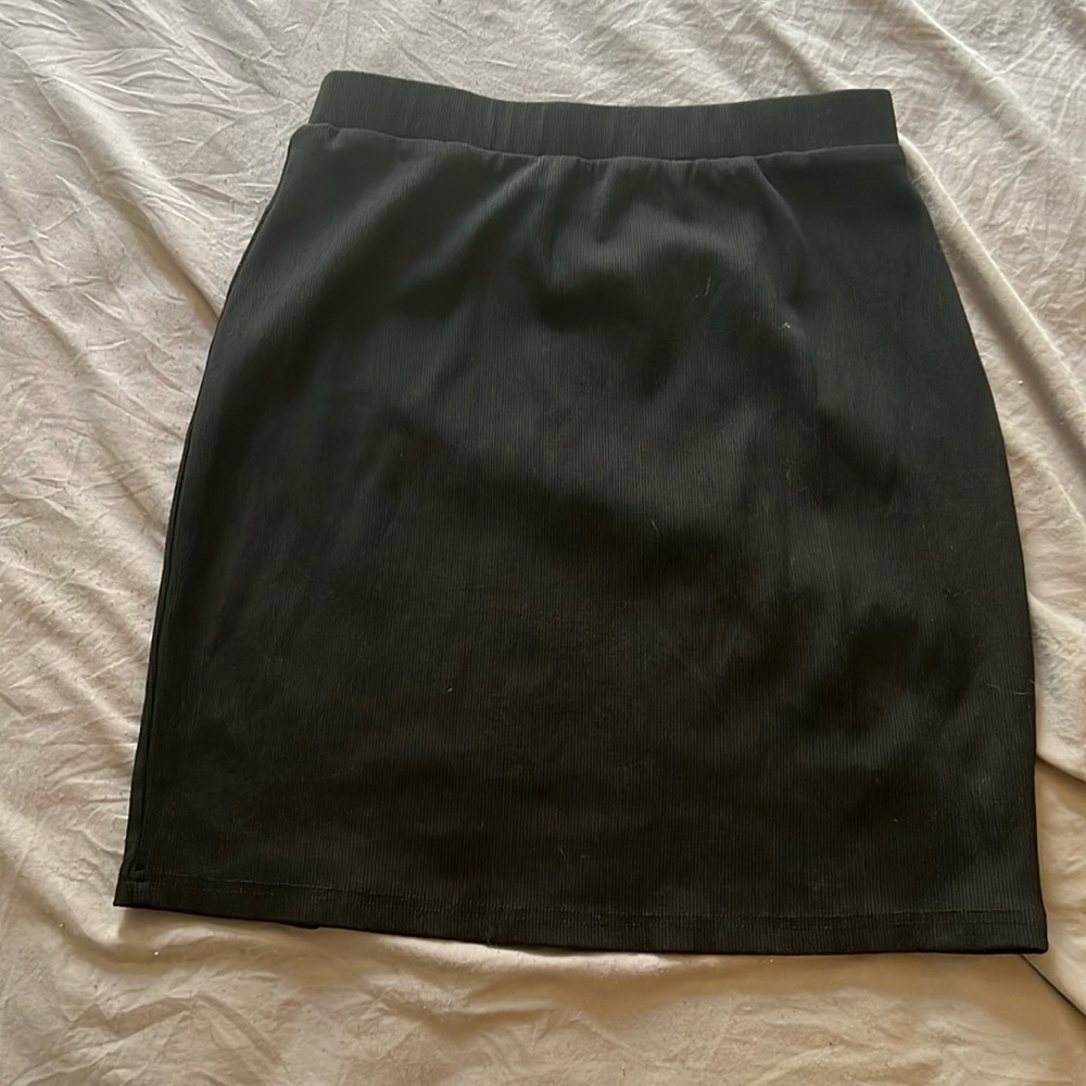 Mangopop black skirt size M
